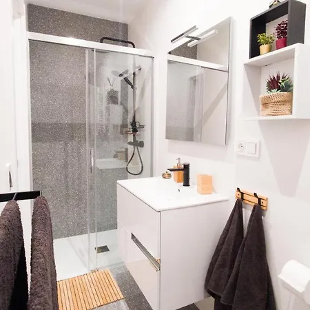 Casa Trueba, Centro Gros, Reformado Y Con Desayuno * San Sebastián