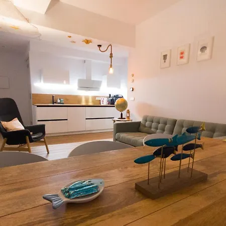 Casa Trueba, Centro Gros, Reformado Y Con Desayuno *