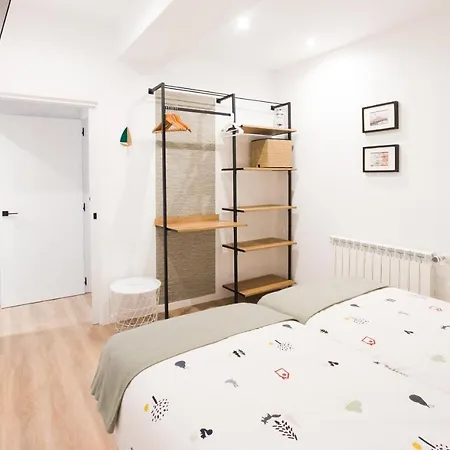 Casa Trueba, Centro Gros, Reformado Y Con Desayuno *